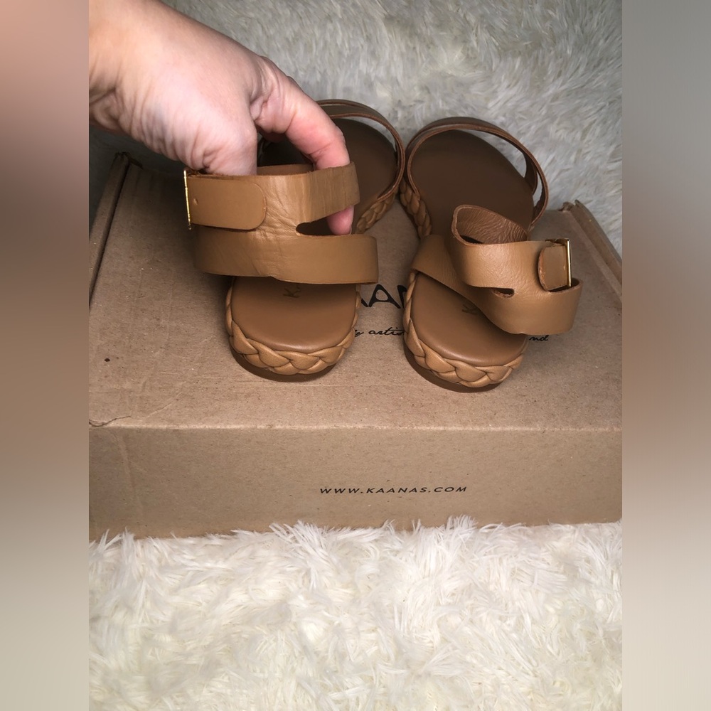 Kaanas Women Sandals Caramel NWT NWB SIZE 7 - Picture 12 of 14